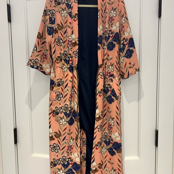 Kimono - Picture 2 of 3